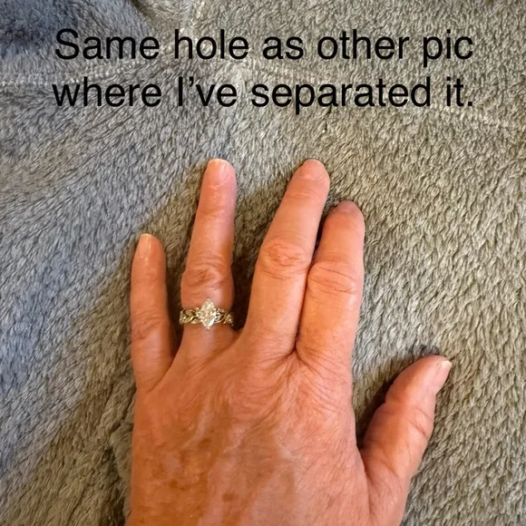 Patagonia Ladies’ S Fleece Jacket in  Lt. Gray and Pink (note flaws) 2 for $30 - Picture 8 of 11